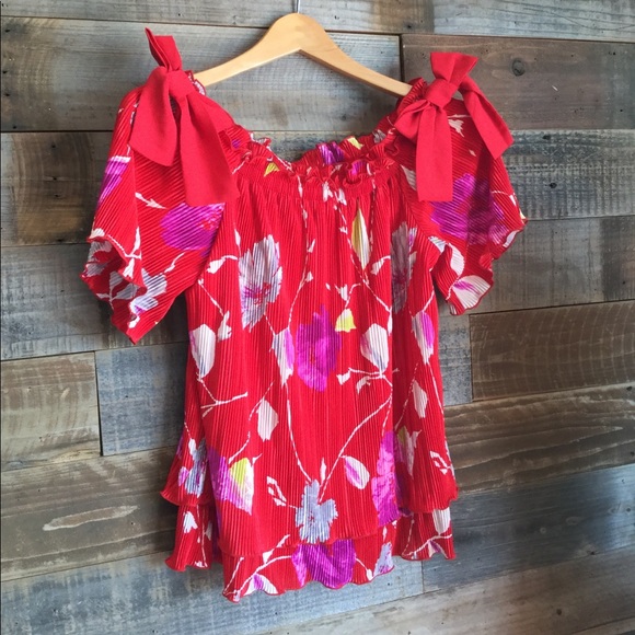 Festive Banana Republic Floral Blouse - Picture 4 of 7